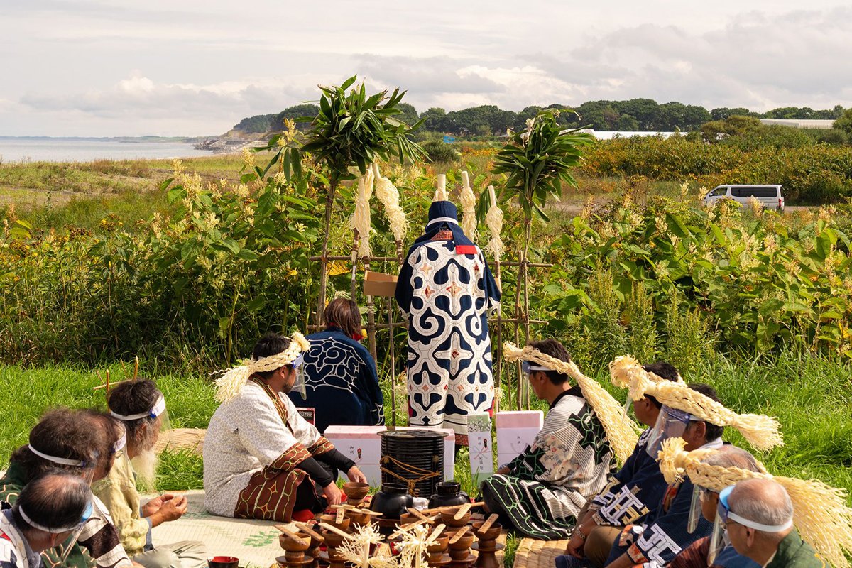 Members of the Raporo Ainu Nation and the Monbetsu Ainu Association observe asir cep nomi, an Ainu ceremony that marks the fish’s annual migration back to the island’s major rivers and tributaries. (Photo credit: Centre for Environmental and Minority Policy Studies)