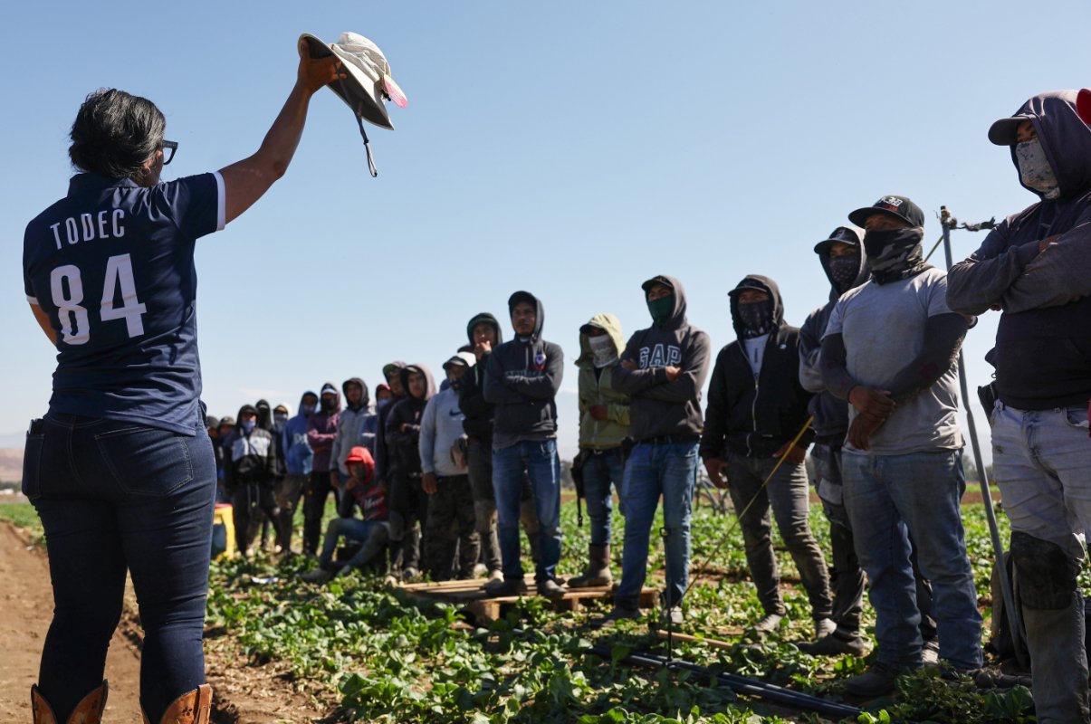 Farmworkers In Southern California Receive Heat Education From Aid Group